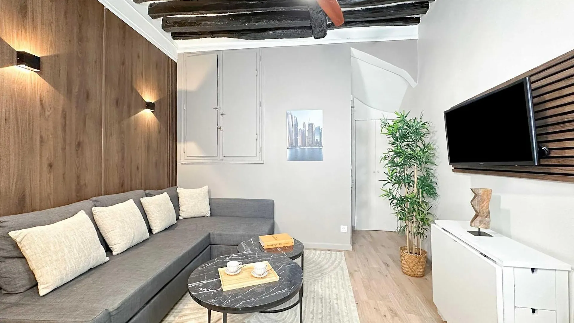 Charming Studio Near The Louvre Museum Paris