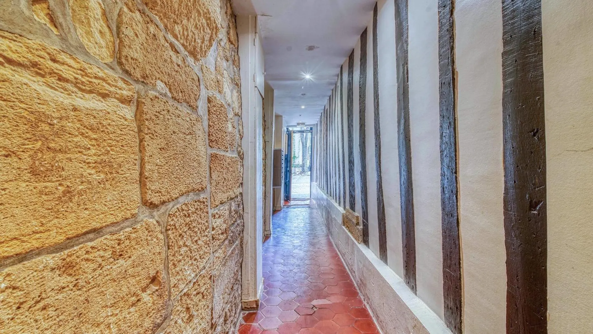 Charming Studio Near The Louvre Museum Paris Apartment