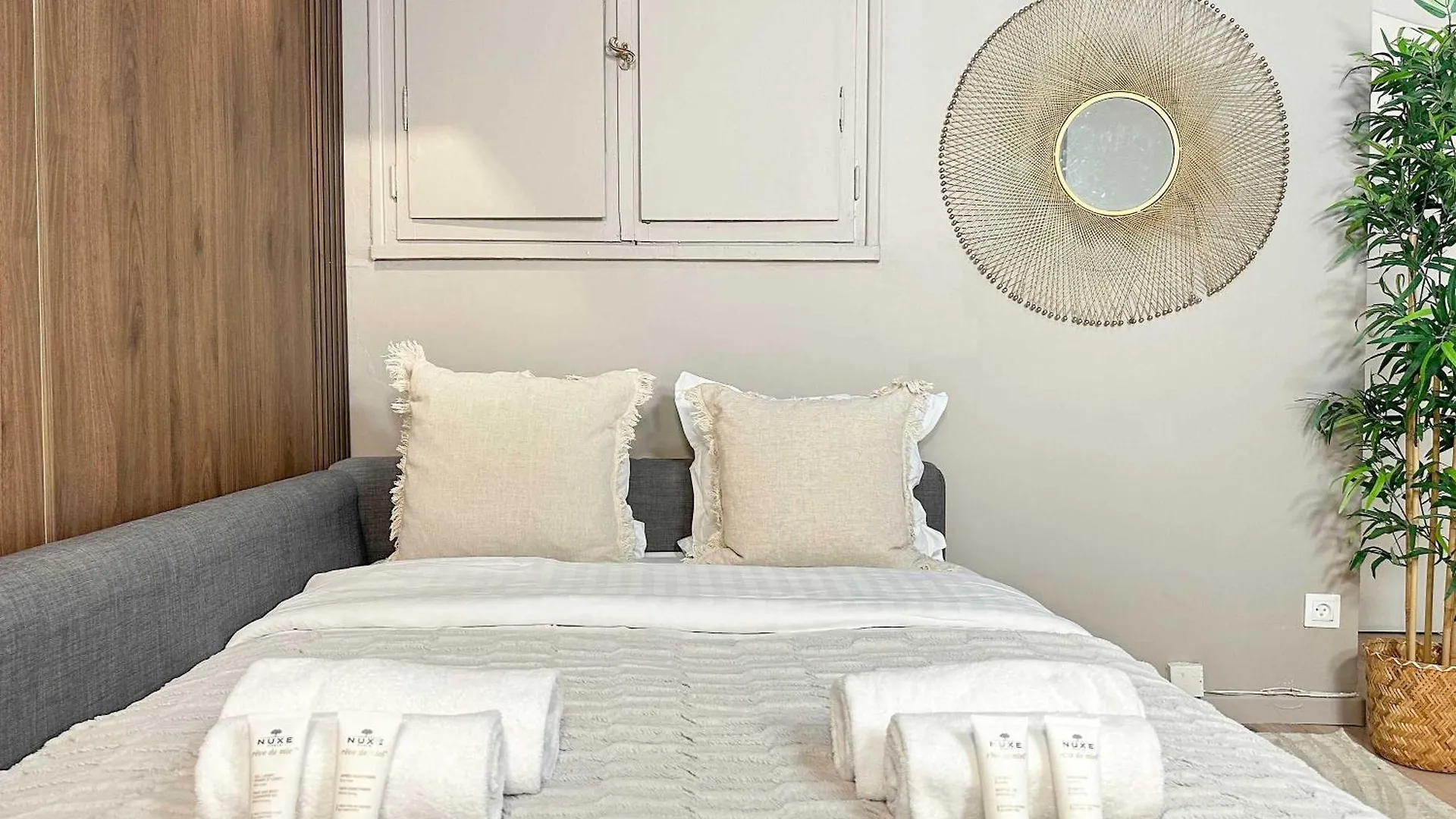 Charming Studio Near The Louvre Museum Paris